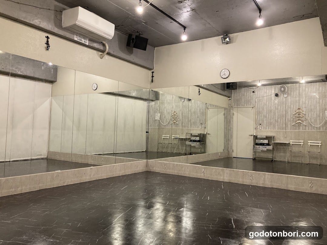 Dance studio Vox Japan studio