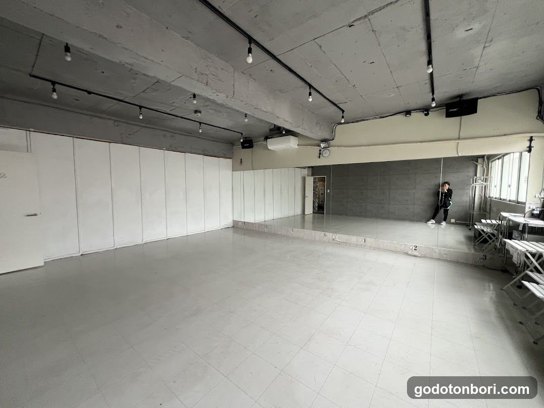 Dance studio Vox Japan studio
