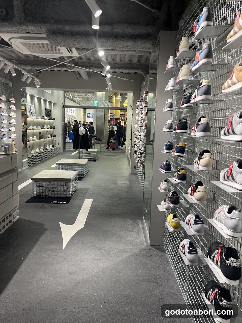 MIZUNO Shop Shinsaibashi