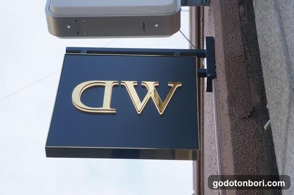 Daniel Wellington Shinsaibashi Store