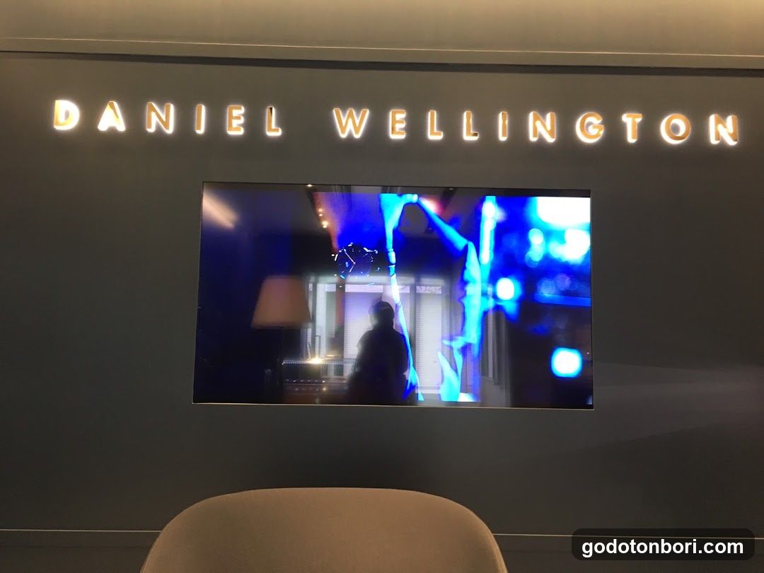 Daniel Wellington Shinsaibashi Store