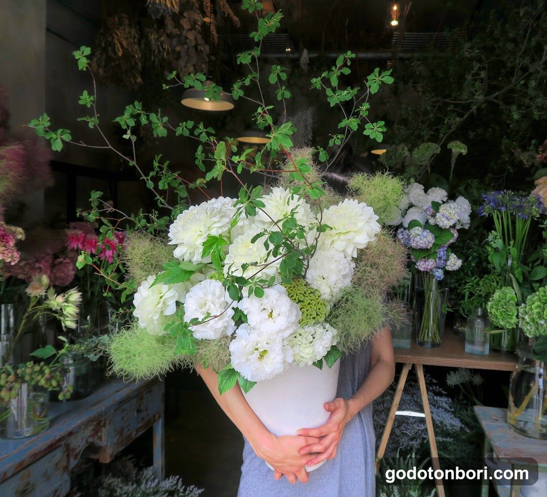 LUVONICAL flower works