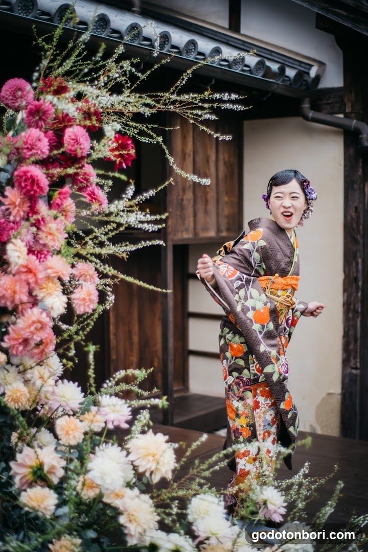 LUVONICAL flower works