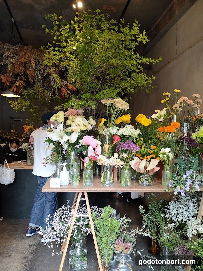 LUVONICAL flower works