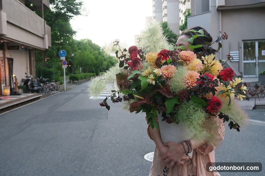 LUVONICAL flower works