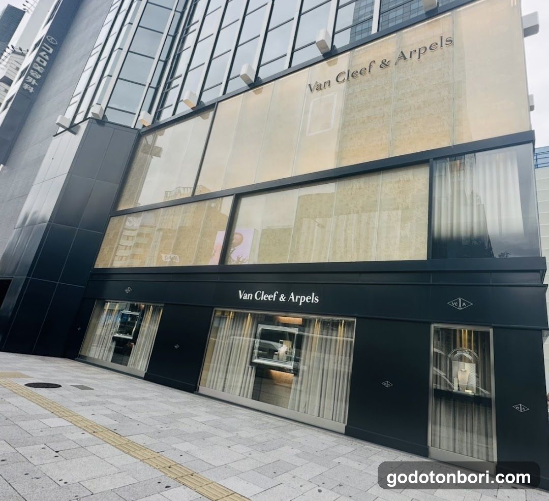 Van Cleef & Arpels (Osaka - Shinsaibashi) ヴァン クリーフ＆アーペル 心斎橋店
