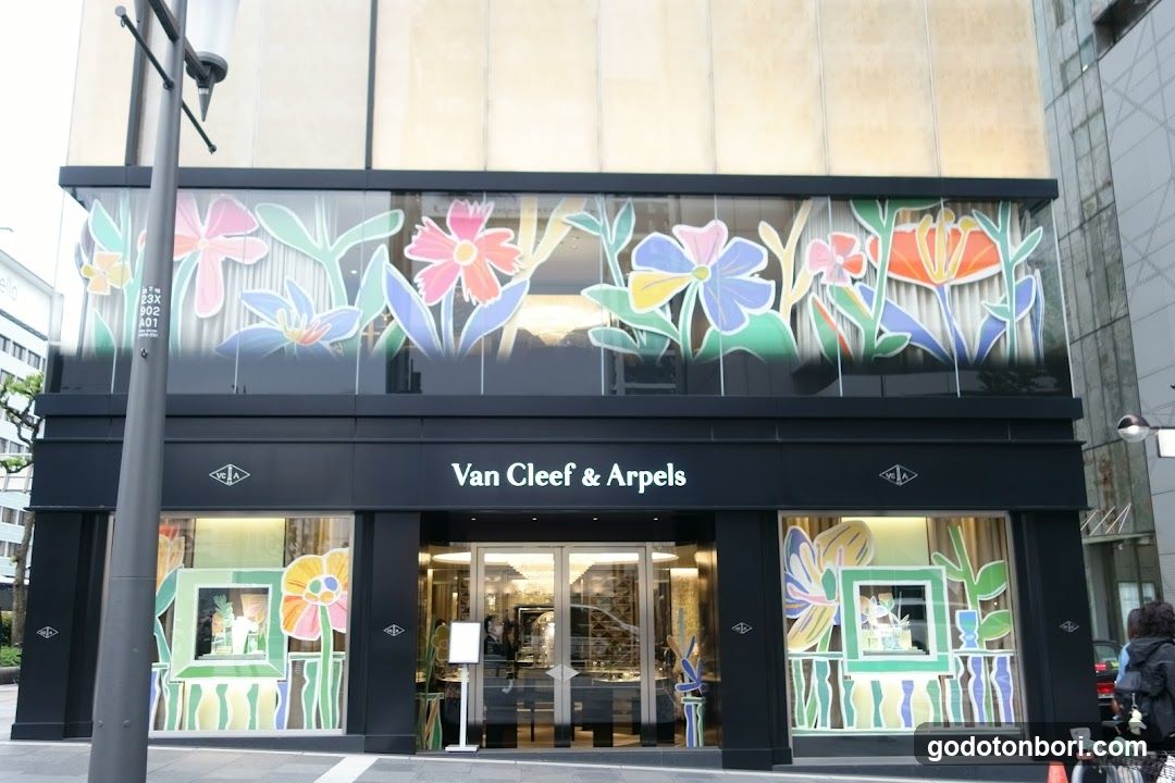 Van Cleef & Arpels (Osaka - Shinsaibashi) ヴァン クリーフ＆アーペル 心斎橋店
