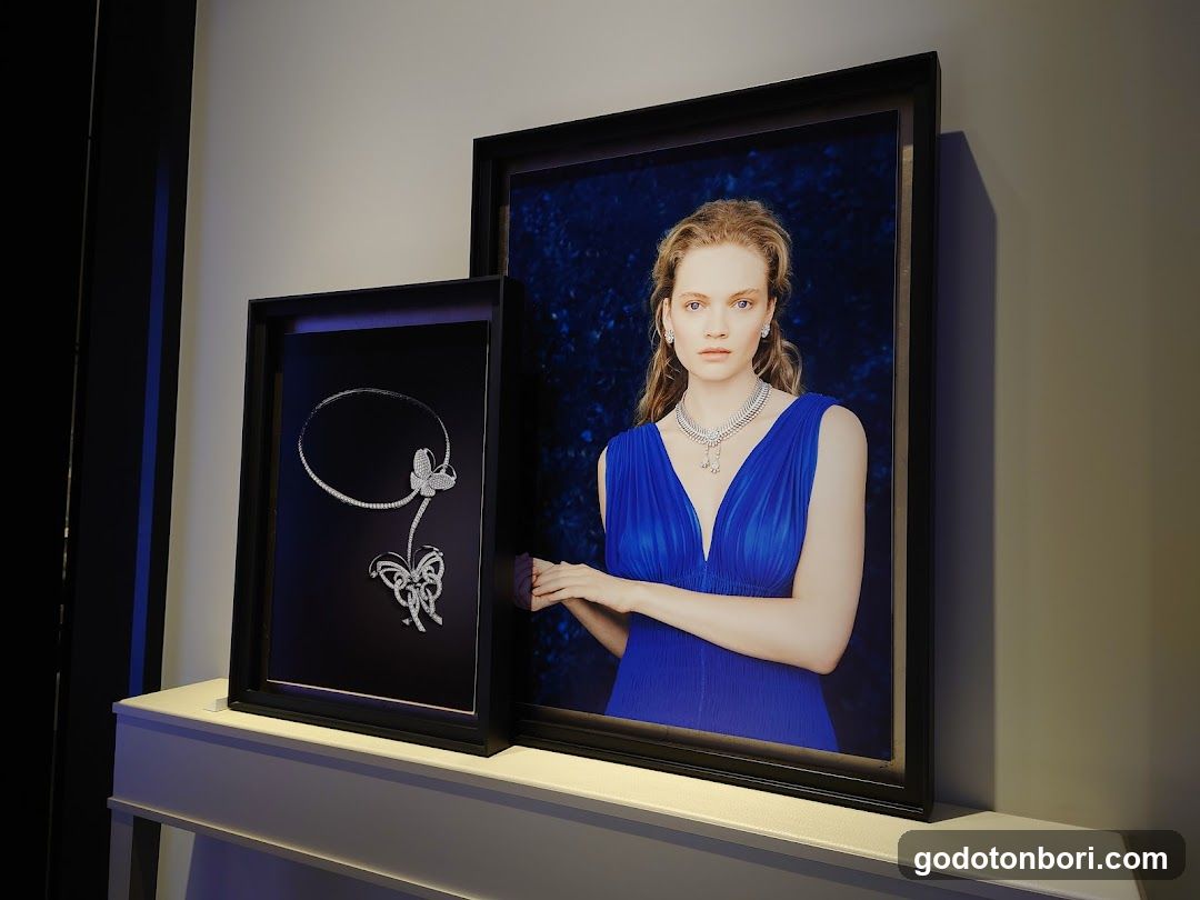 Van Cleef & Arpels (Osaka - Shinsaibashi) ヴァン クリーフ＆アーペル 心斎橋店