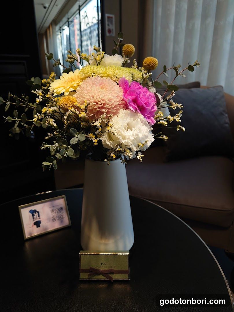 Van Cleef & Arpels (Osaka - Shinsaibashi) ヴァン クリーフ＆アーペル 心斎橋店