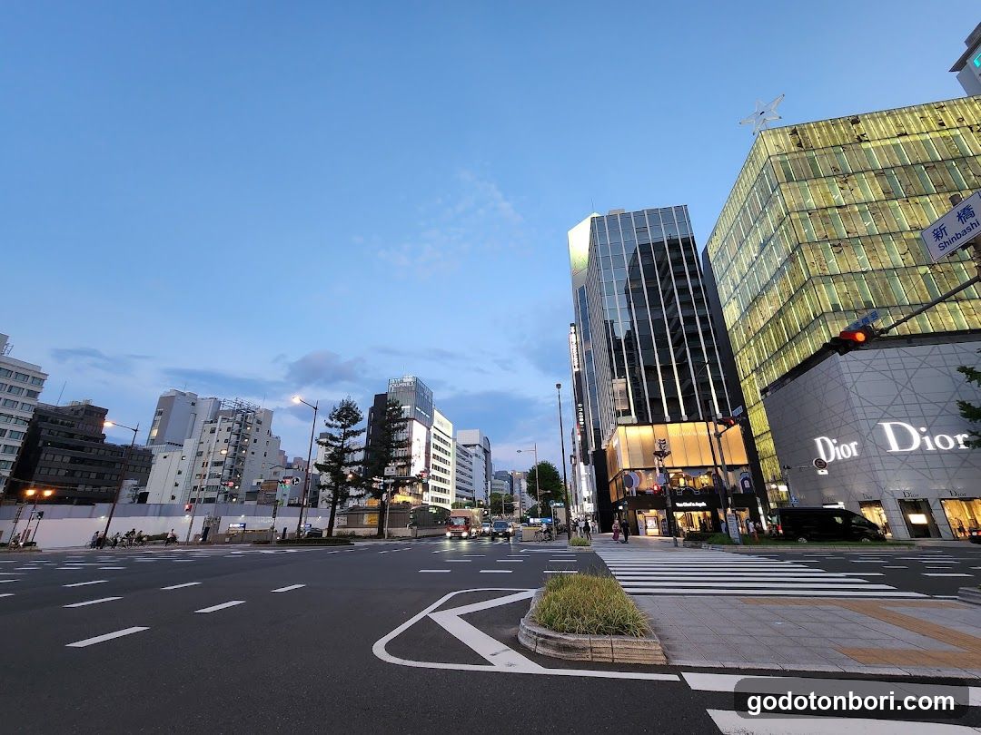 Van Cleef & Arpels (Osaka - Shinsaibashi) ヴァン クリーフ＆アーペル 心斎橋店