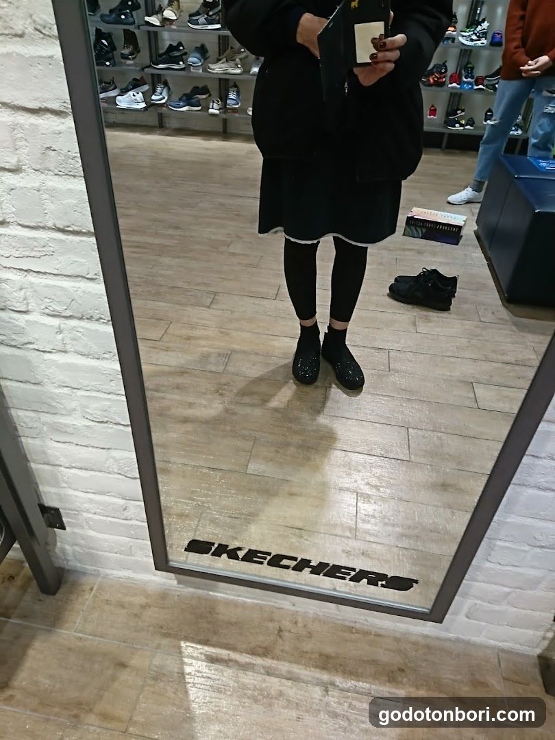 Skechers