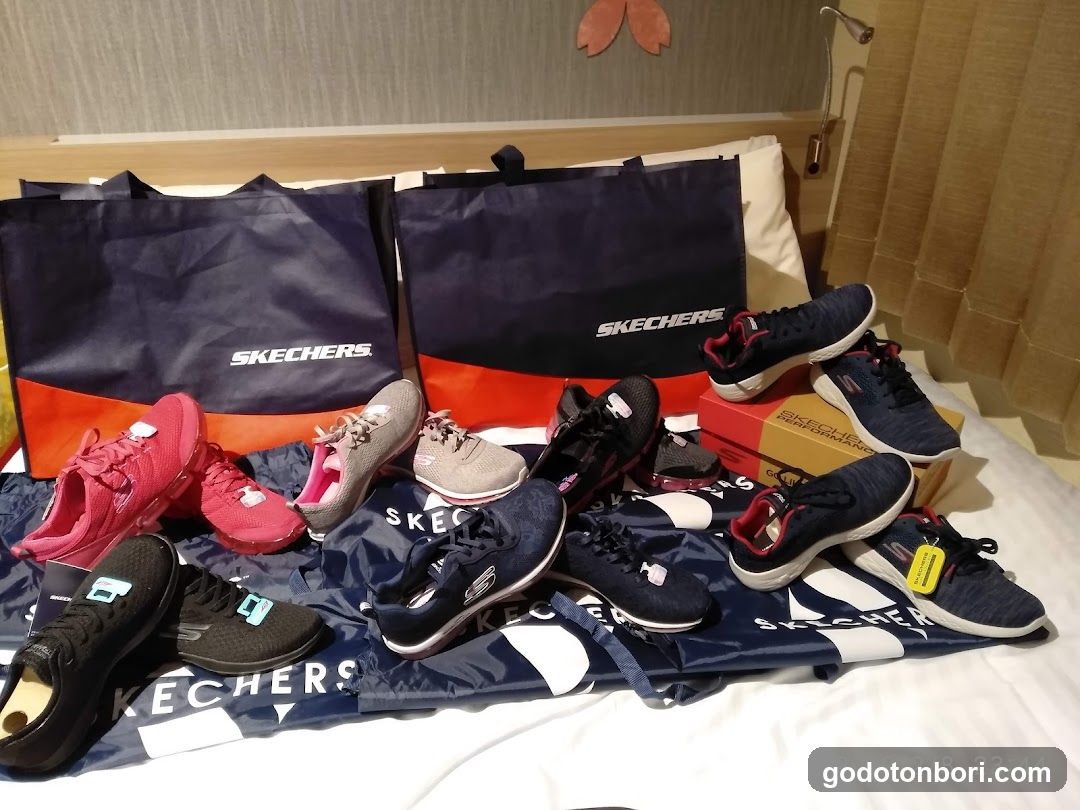 Skechers