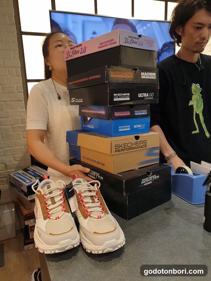 Skechers