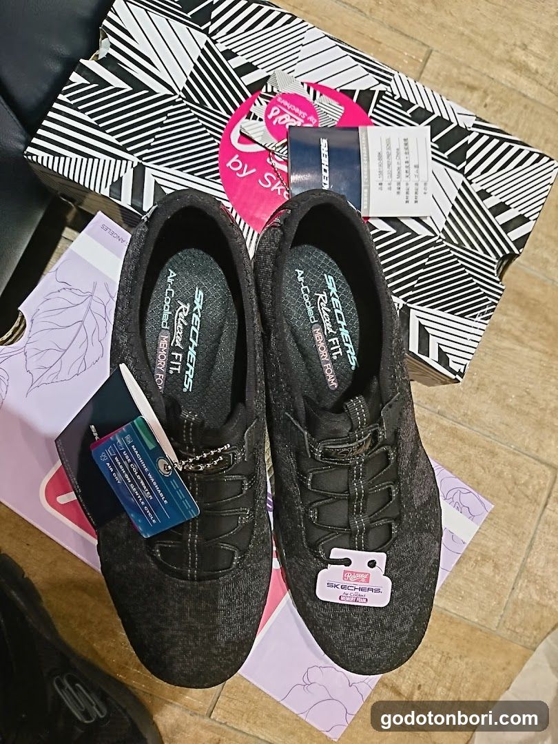 Skechers