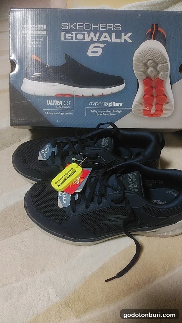 Skechers