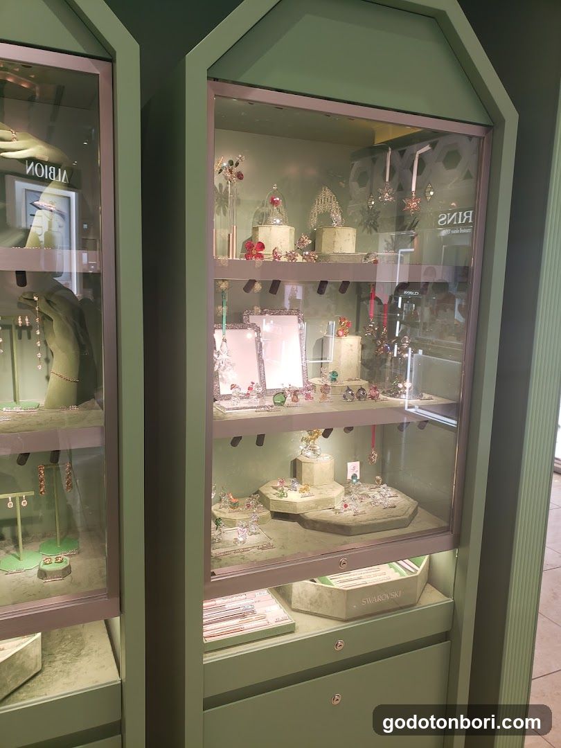 SWAROVSKI Daimaru Shinsaibashi Store