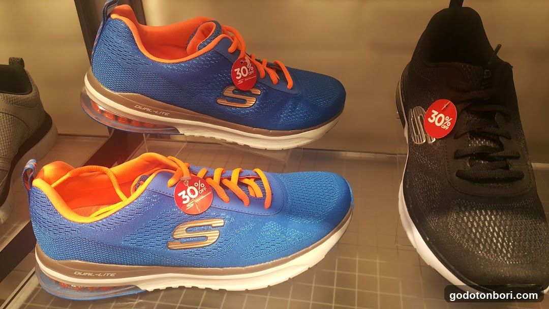 Skechers