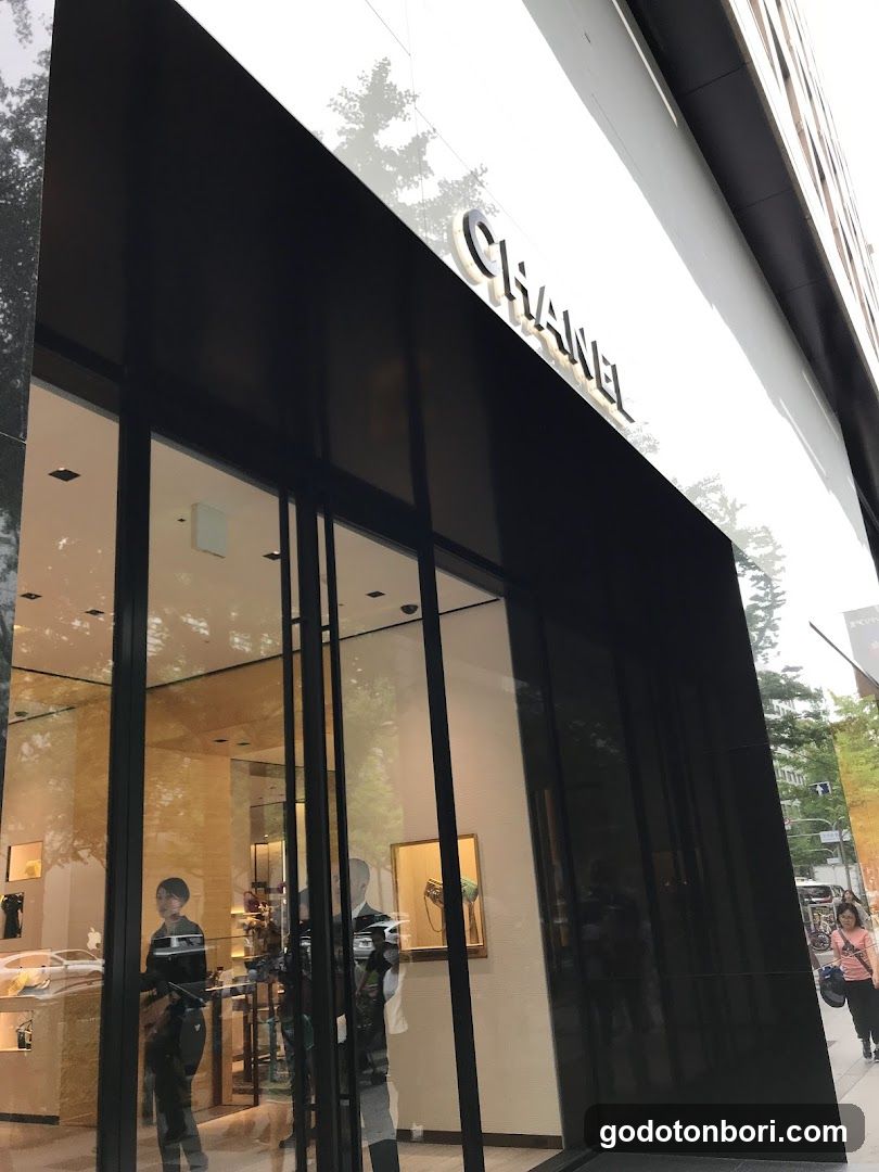 CHANEL Fine Jewelry Daimaru Shinsaibashi Store