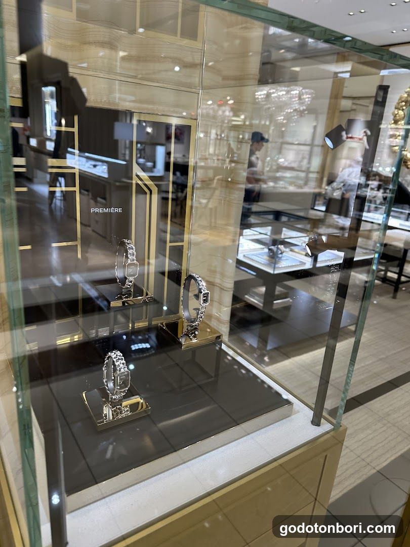 CHANEL Fine Jewelry Daimaru Shinsaibashi Store