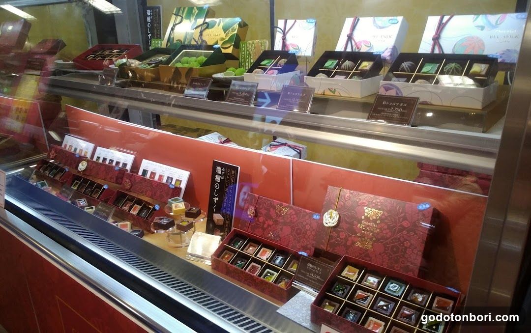 LA MAISON DU CHOCOLAT Takashimaya Osaka Store