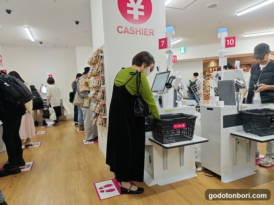 DAISO
