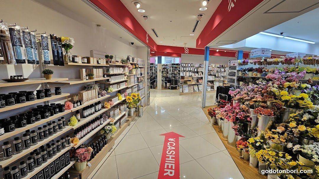 DAISO
