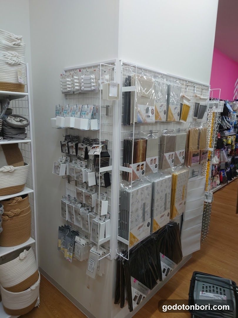 DAISO
