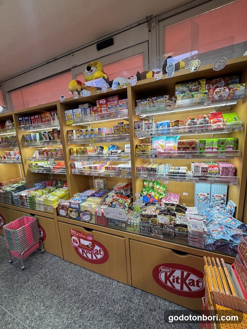 Okashi no Depart Yoshiya Shinsaibashi