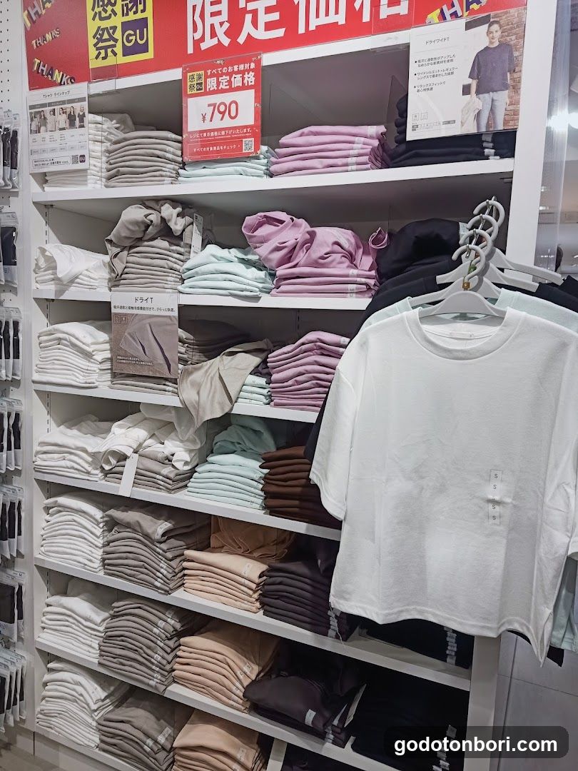 Uniqlo Store Interior Display
