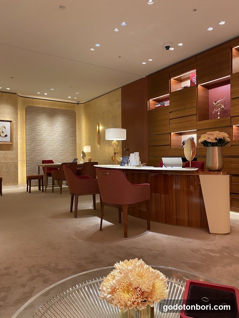 Cartier Daimaru Shinsaibashi Store