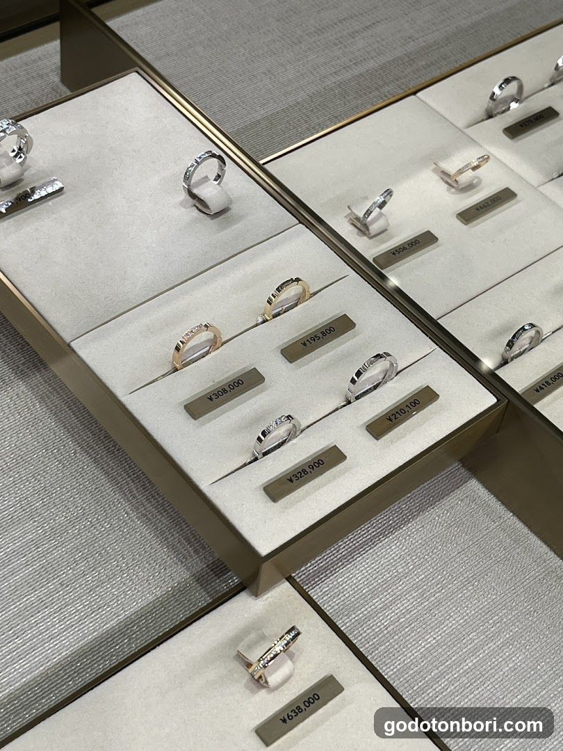 Cartier Daimaru Shinsaibashi Store