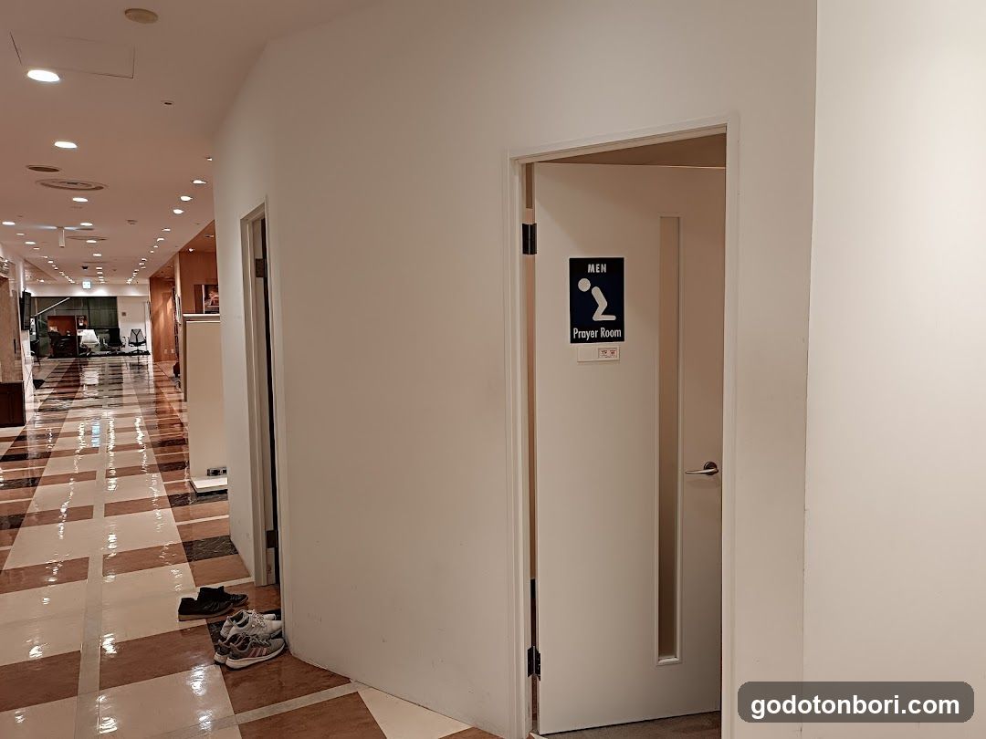 Prayer Room in Daimaru South Bldg. 7th floor