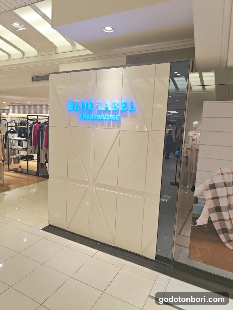 BLUE LABEL CRESTBRIDGE Osaka Takashimaya