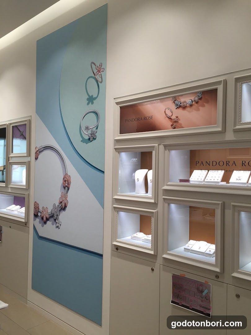 Pandora Shinsaibashi(Pandora 心斎橋店)