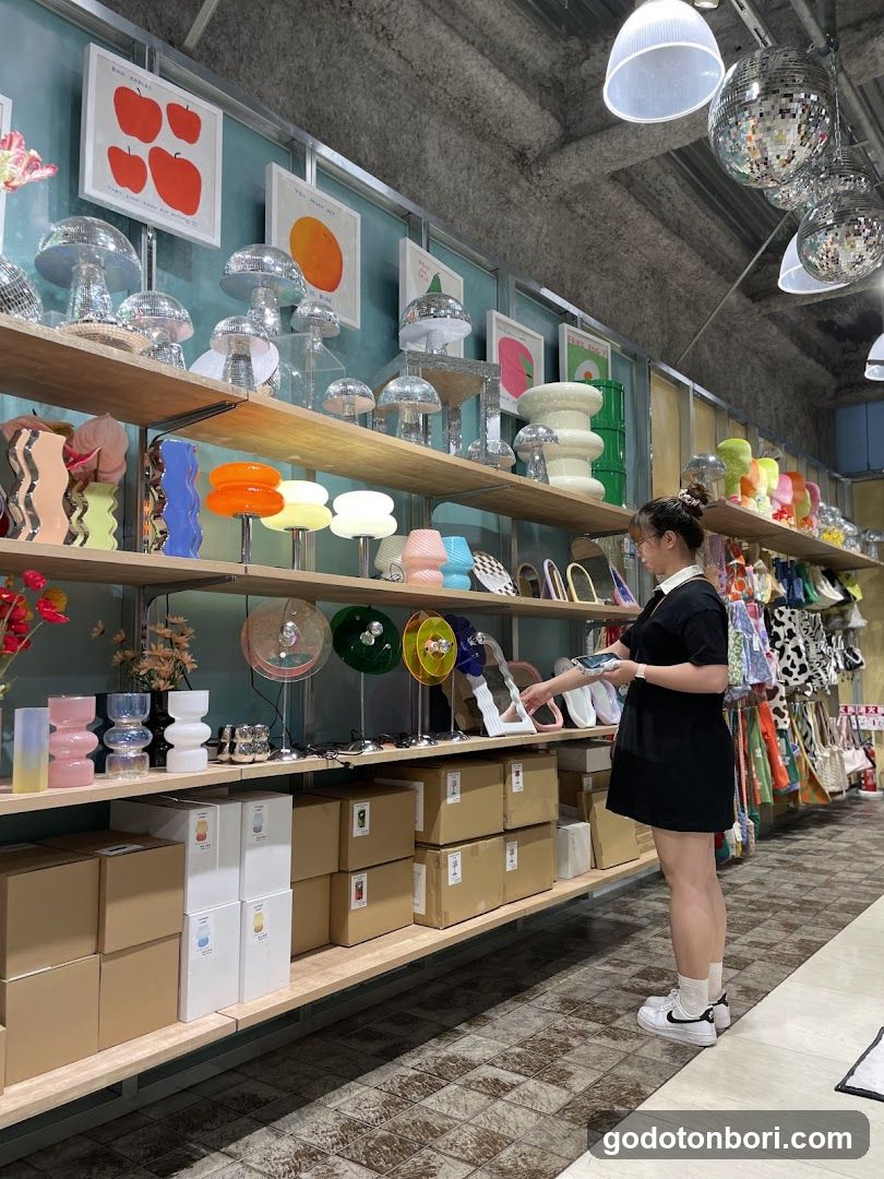 Pandora Shinsaibashi(Pandora 心斎橋店)