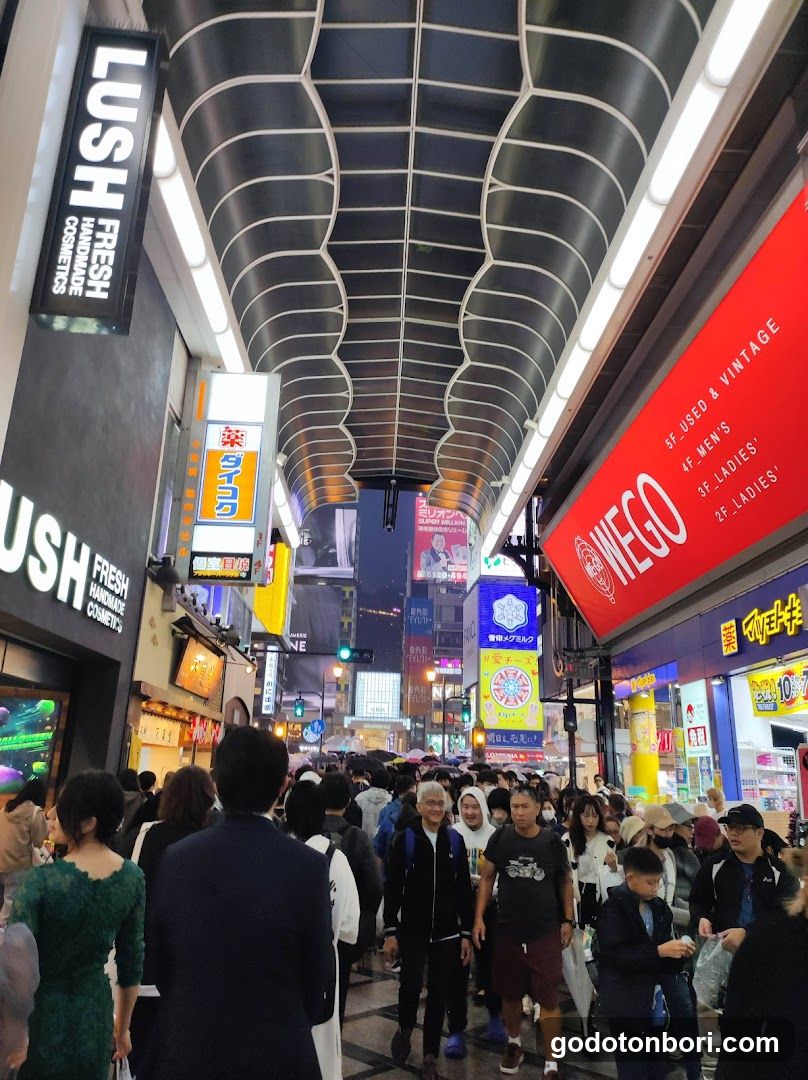 Pandora Shinsaibashi(Pandora 心斎橋店)