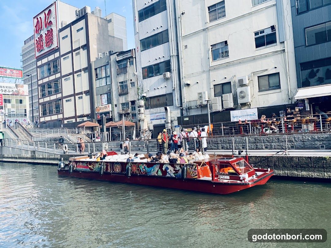 Pirates cruise by Pirates of Osaka
