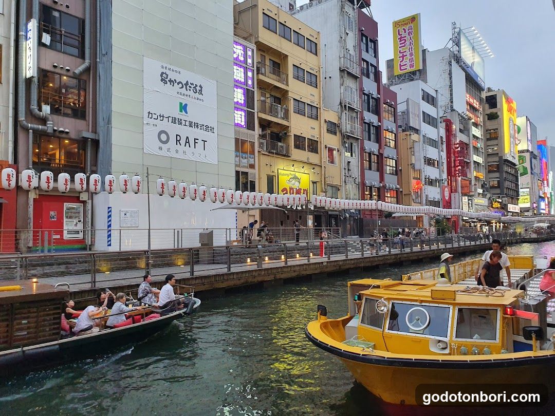 Pirates cruise by Pirates of Osaka