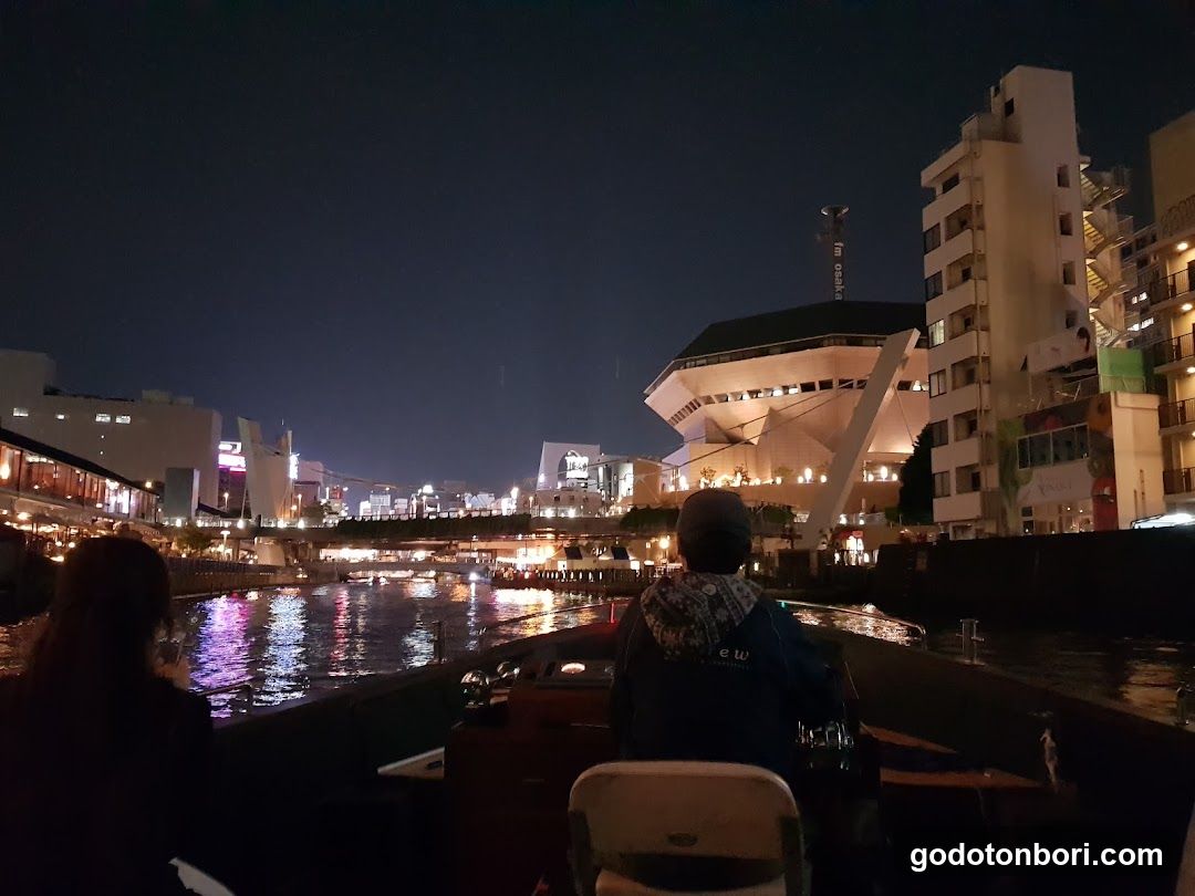 Pirates cruise by Pirates of Osaka