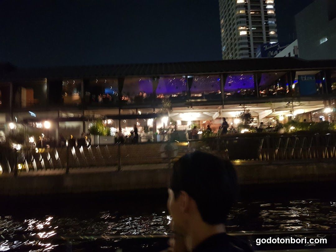 Pirates cruise by Pirates of Osaka