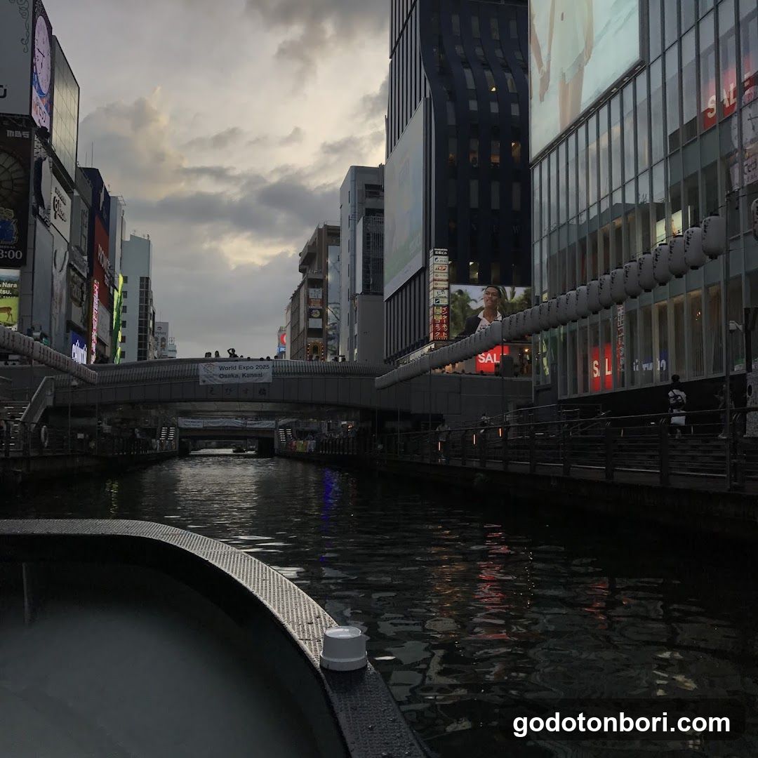 Pirates cruise by Pirates of Osaka