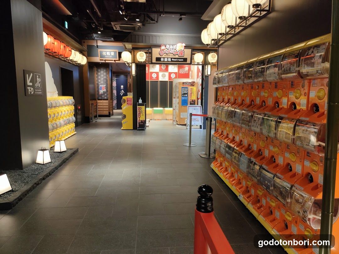 EDION NAMBA MAIN STORE Capsule Toy（Gacha Gacha）Vending Machines