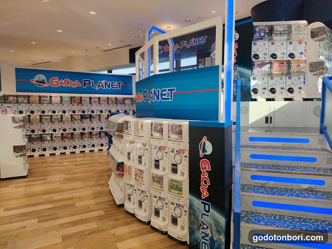 EDION NAMBA MAIN STORE Capsule Toy（Gacha Gacha）Vending Machines