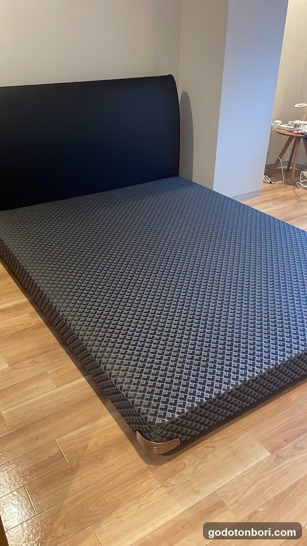Sealy Bed Osaka Showroom