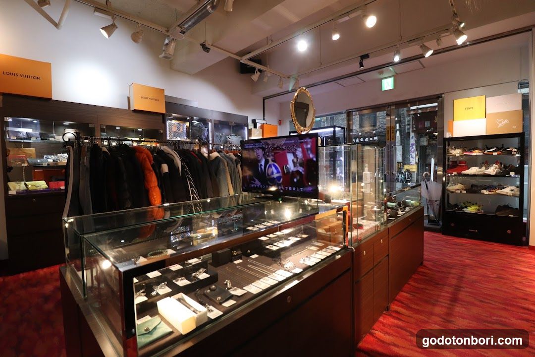 LuxurySeven