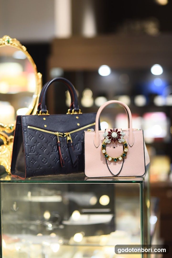 LuxurySeven