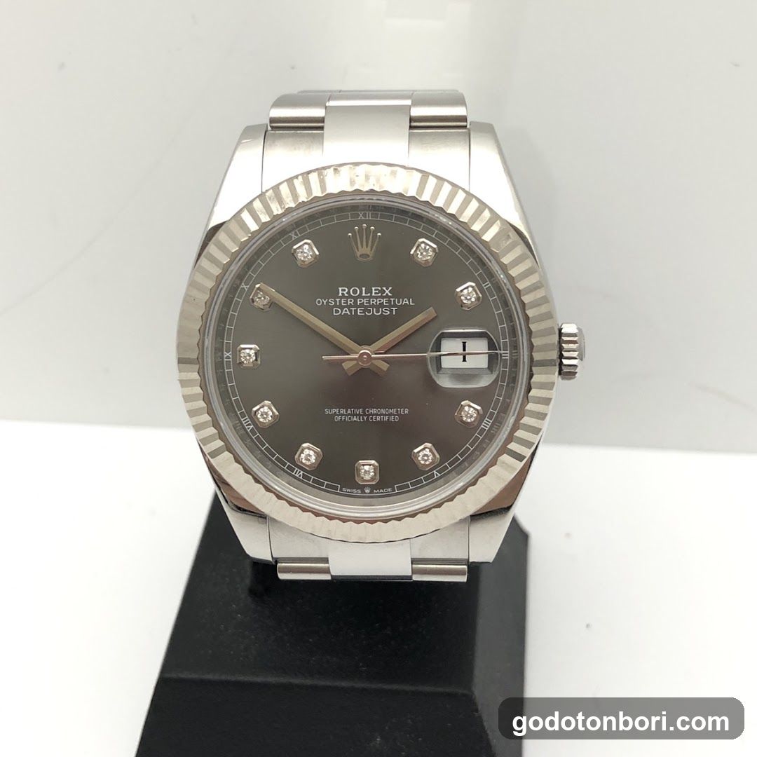 LuxurySeven