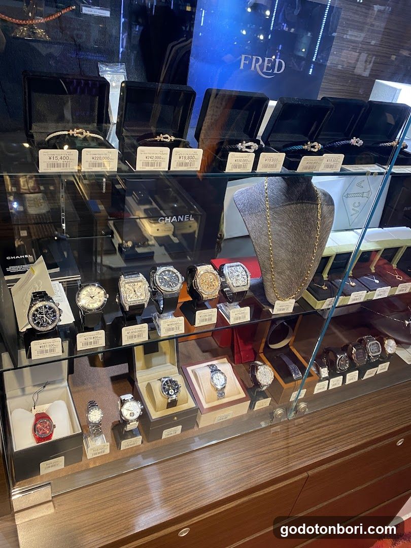 LuxurySeven