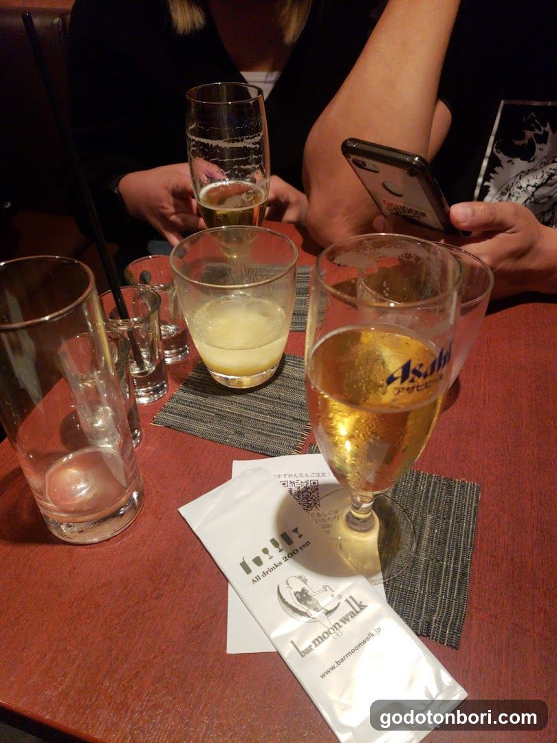bar moon walk Nanbaten