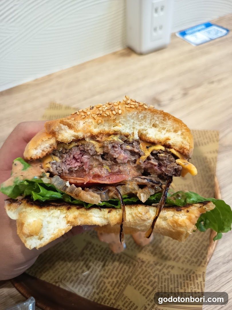 神戸牛 麓の宮BURGER